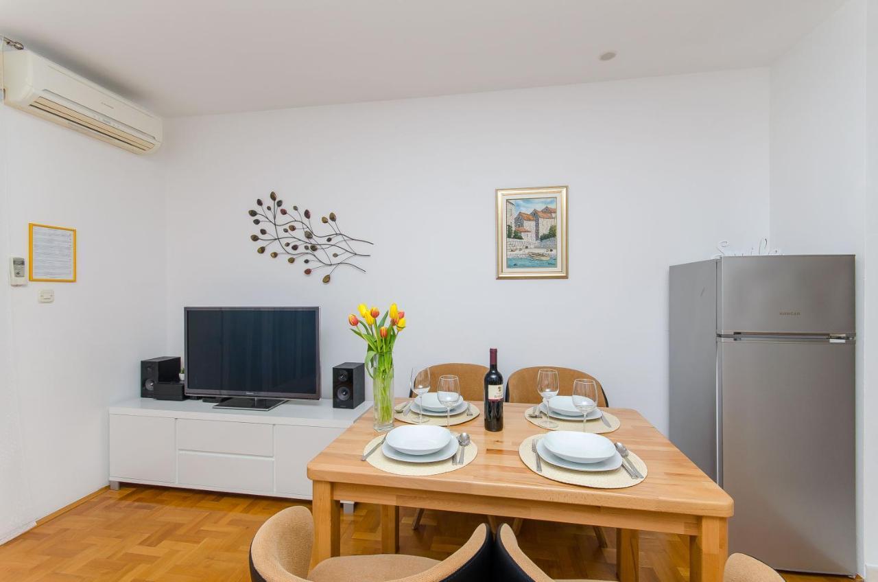 Spacious Apartment Smile With Terrace And Secure Garage Split Exterior photo
